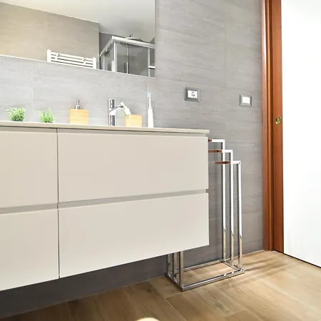 Luxury & Cozy 90 Sqm Flat Facing “bosco Verticale” Apartament Mediolan