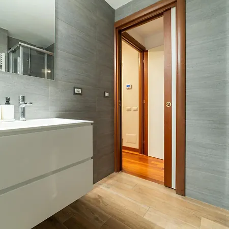 Luxury & Cozy 90 Sqm Flat Facing “bosco Verticale” Mediolan