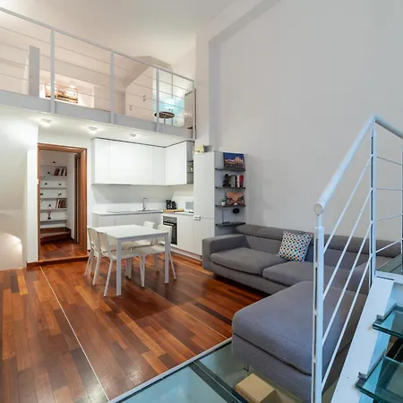 Διαμέρισμα Luxury & Cozy 90 Sqm Flat Facing “bosco Verticale” *