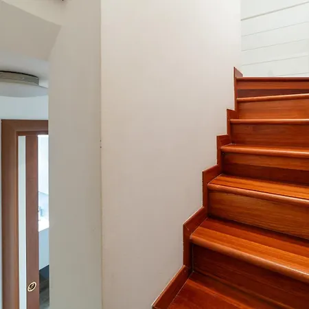 Διαμέρισμα Luxury & Cozy 90 Sqm Flat Facing “bosco Verticale” *