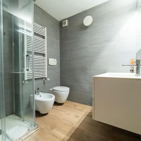 Luxury & Cozy 90 Sqm Flat Facing “bosco Verticale” Μιλάνο